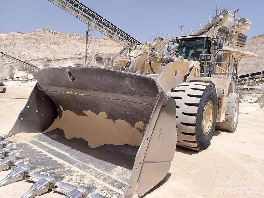 CAT 988K Pale gommate