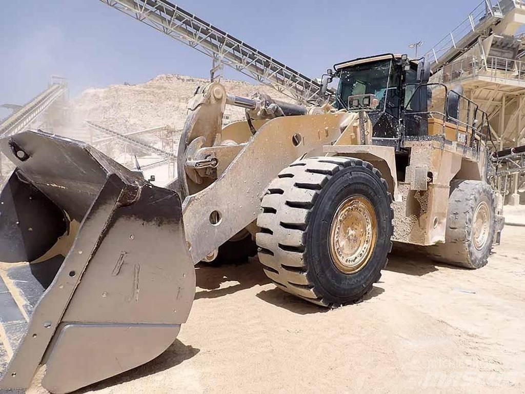 CAT 988K Pale gommate