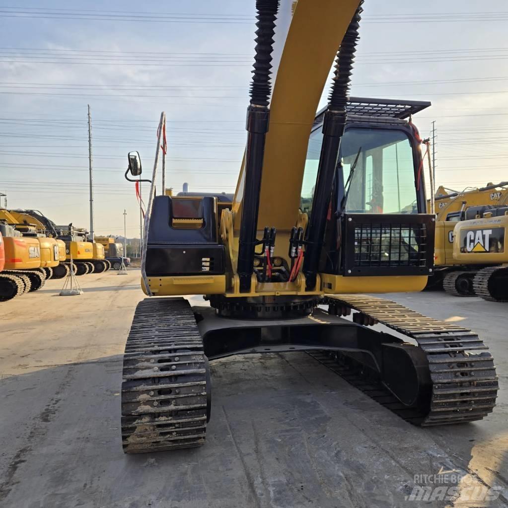 CAT 330 D2 Escavatori medi 7t - 12t