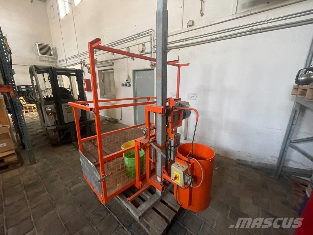 Ebbs & Radinger ZL200 Montacarichi da cantiere

