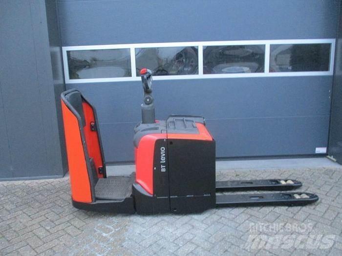 Toyota LPE 250 Carrelli elevatori bassi a piattaforma
