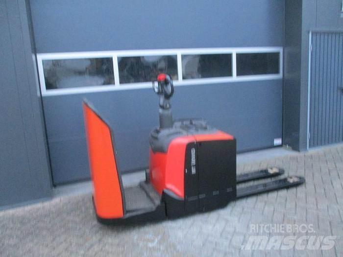 Toyota LPE 250 Carrelli elevatori bassi a piattaforma