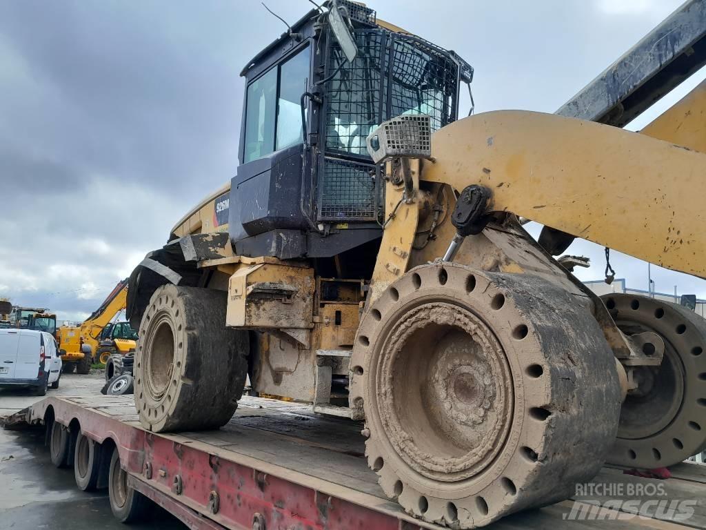 CAT 926 m Pale gommate