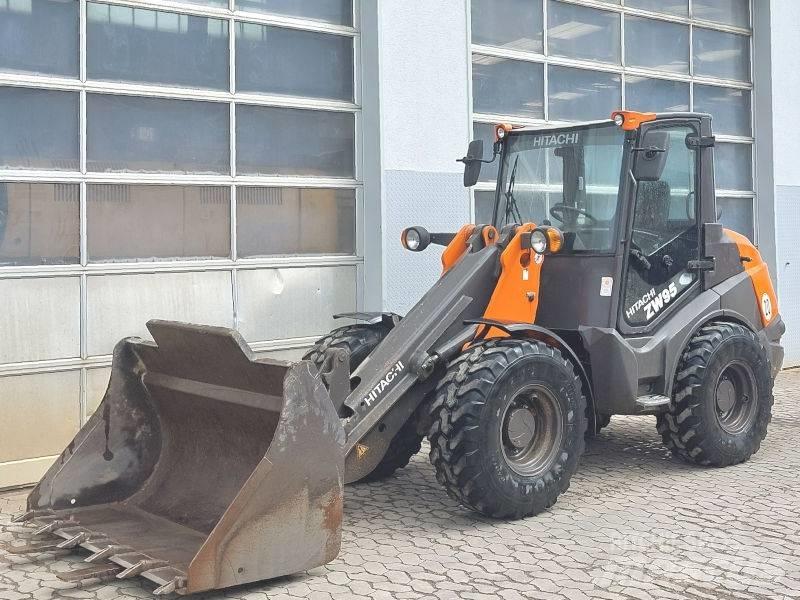 Hitachi ZW 95-6 Mini Pale Gommate