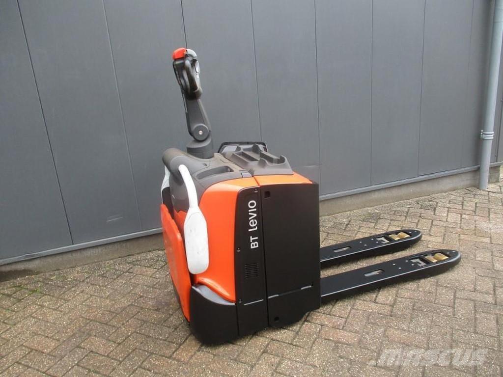 Toyota LPE200 Carrelli elevatori bassi a piattaforma