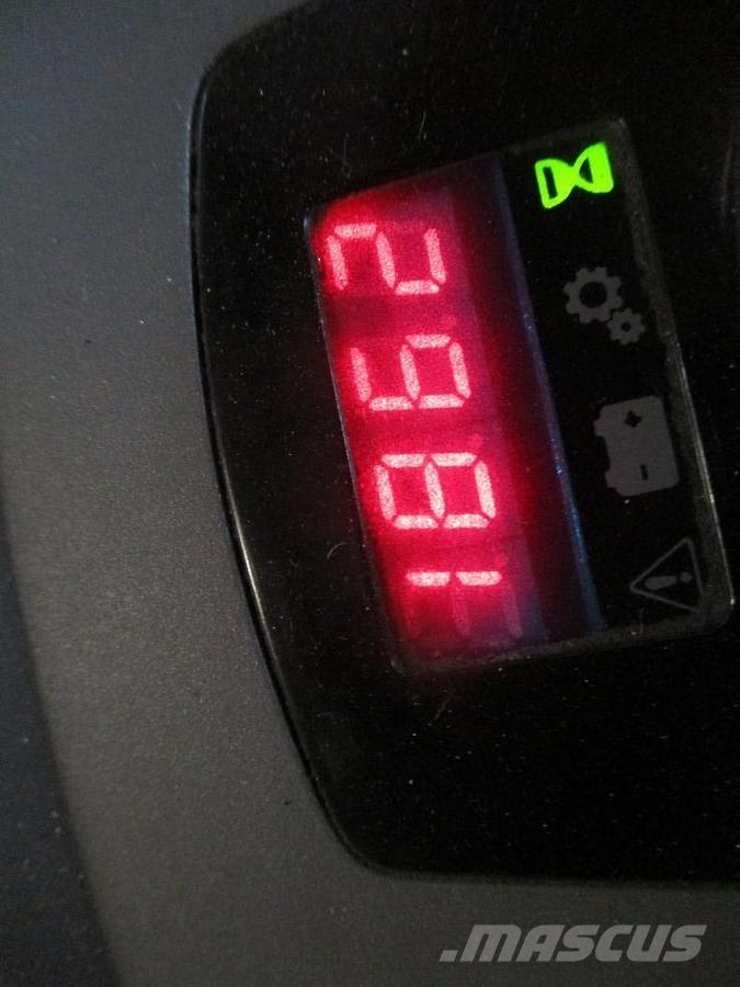 Toyota LPE200 Carrelli elevatori bassi a piattaforma