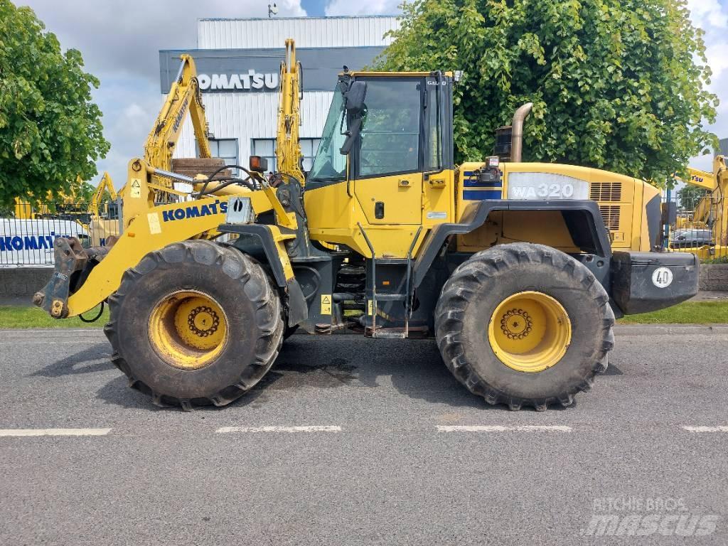 Komatsu WA320-5 Pale gommate