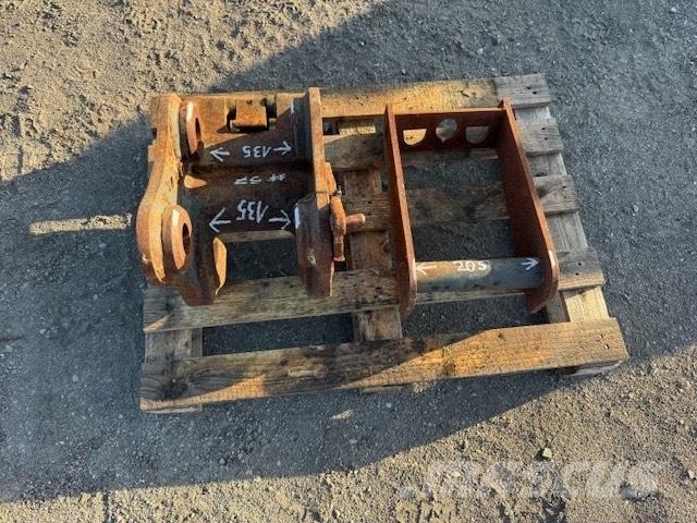 JCB QUICK COUPLERS Accoppiatori rapidi