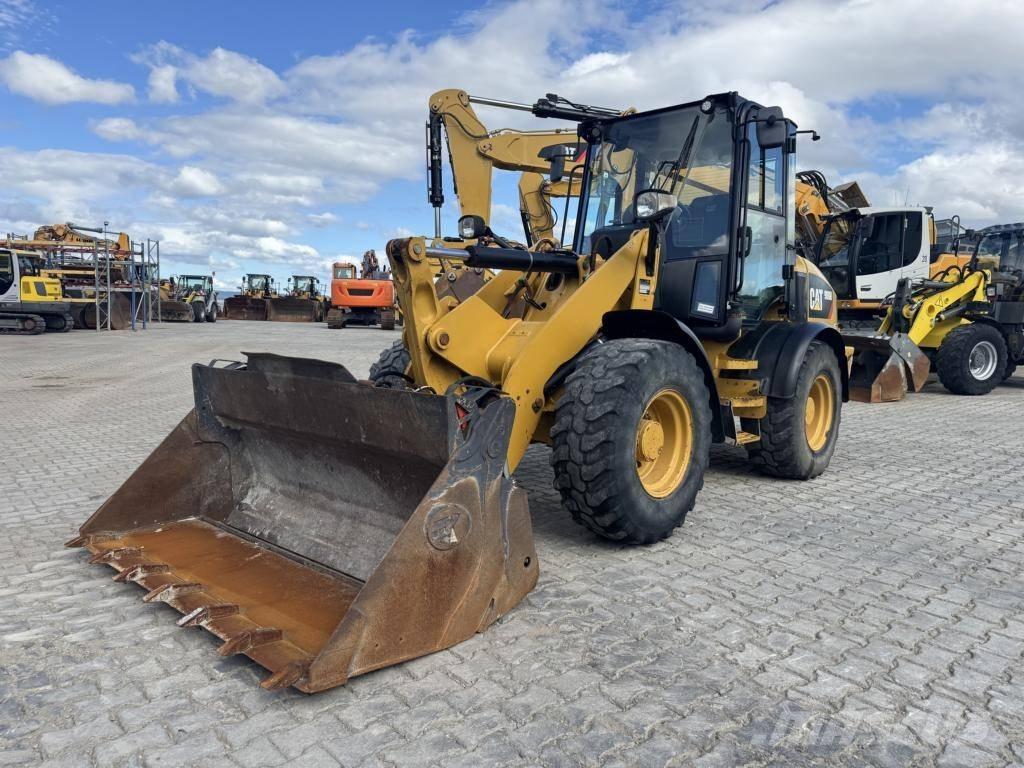 CAT 908M Pale gommate