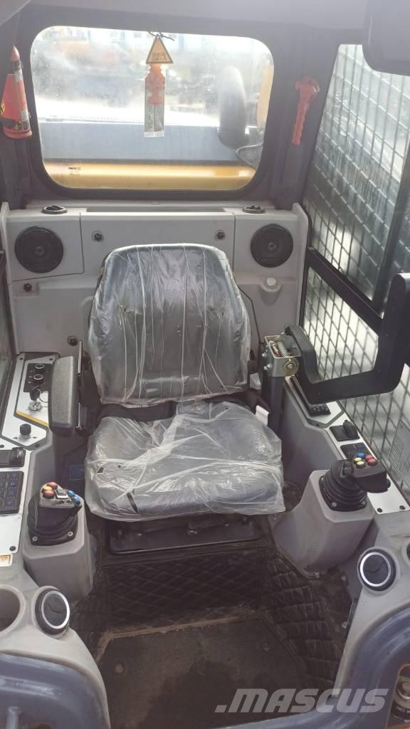 XCMG XC7-TV12 Pale cingolate