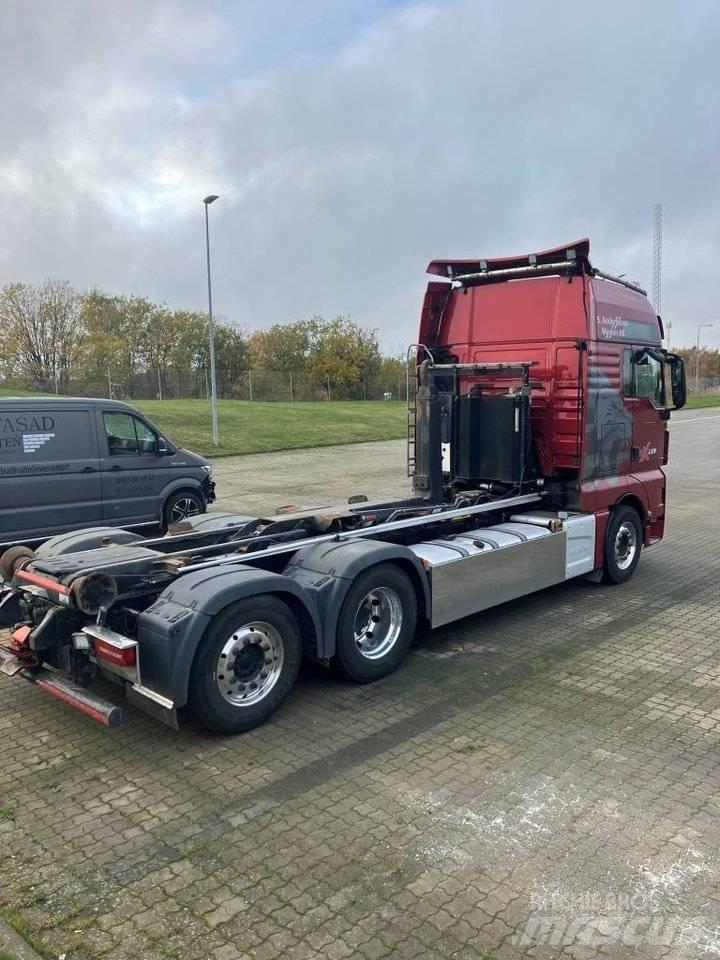 MAN TGX 26.510 Camion con gancio di sollevamento
