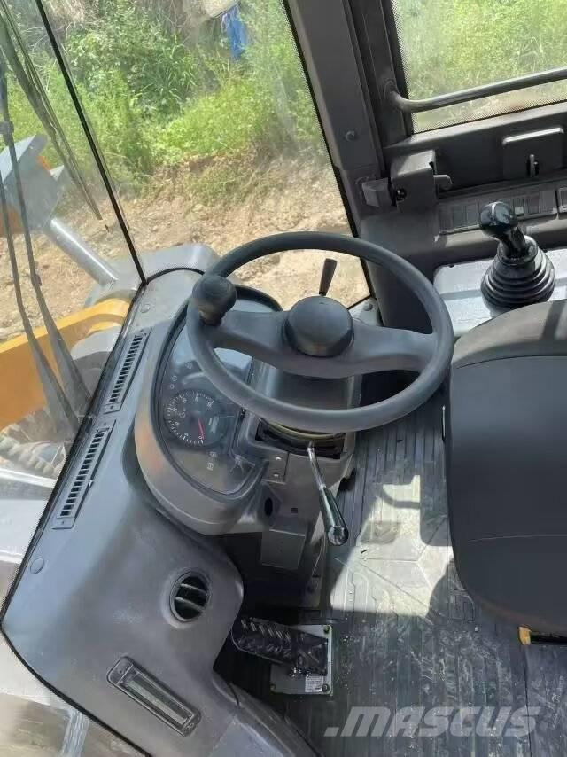 SDLG LG 956L Pale gommate