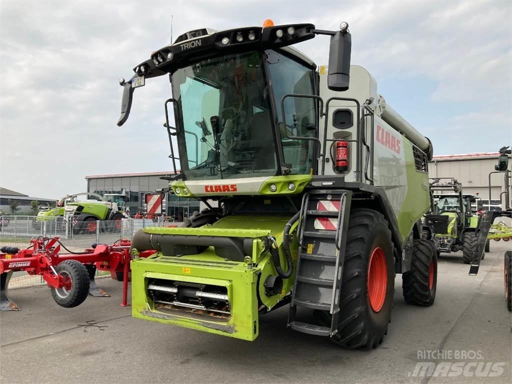 CLAAS Trion 520 Mietitrebbiatrici