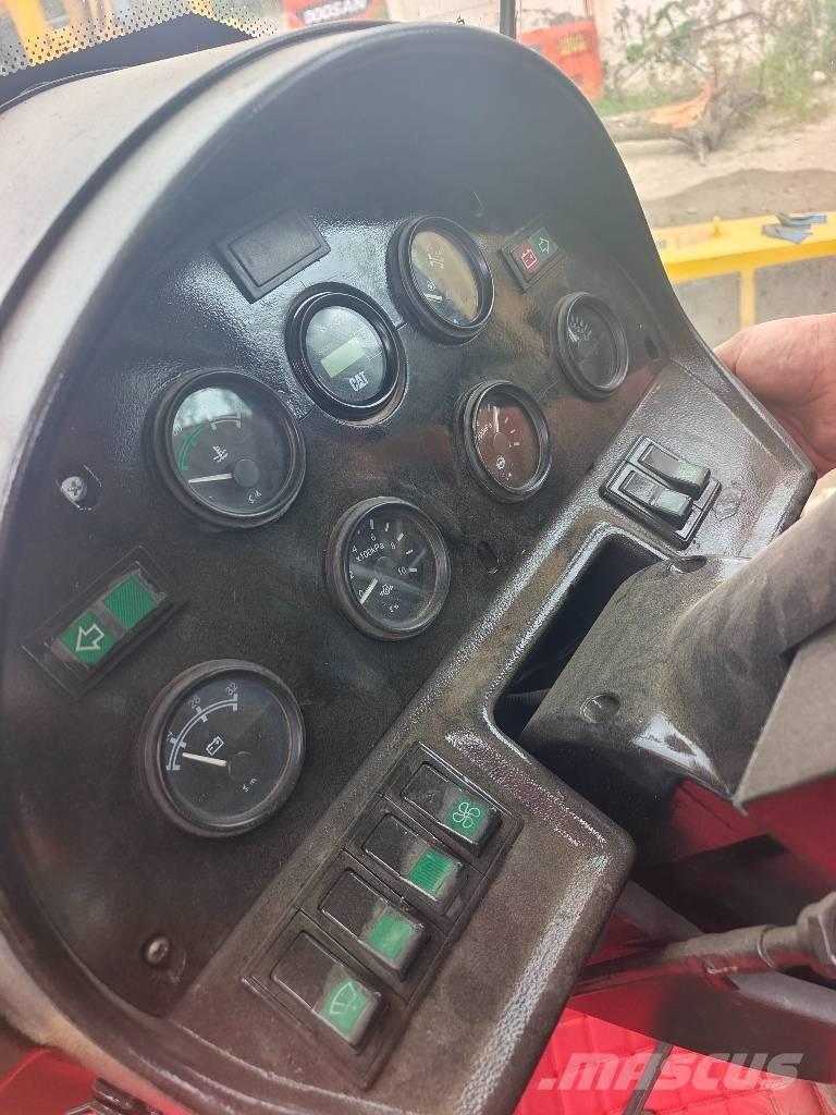 CAT 966H Pale gommate