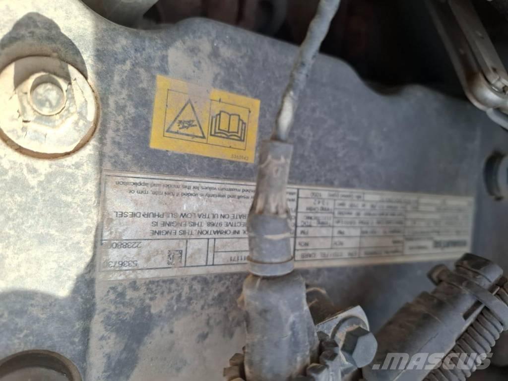 Komatsu PW 148-11 Escavatori gommati