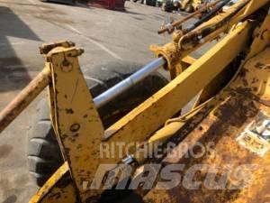 CAT 910 Pale gommate