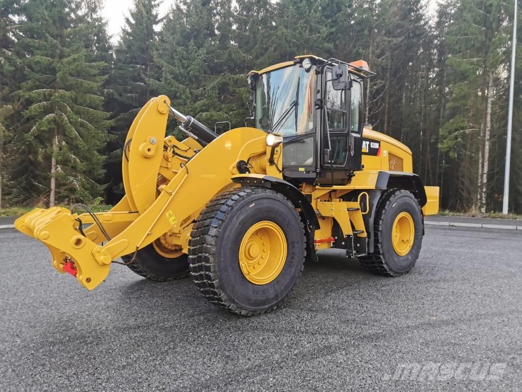 CAT 938M Pale gommate