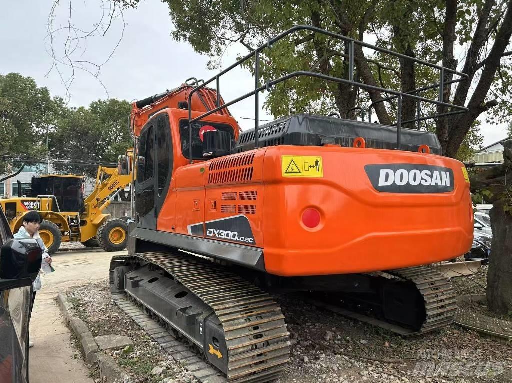 Doosan DX300LC-9c Escavatori cingolati