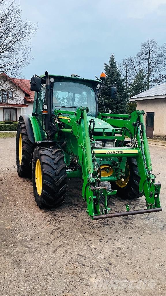 John Deere 5820 Trattori