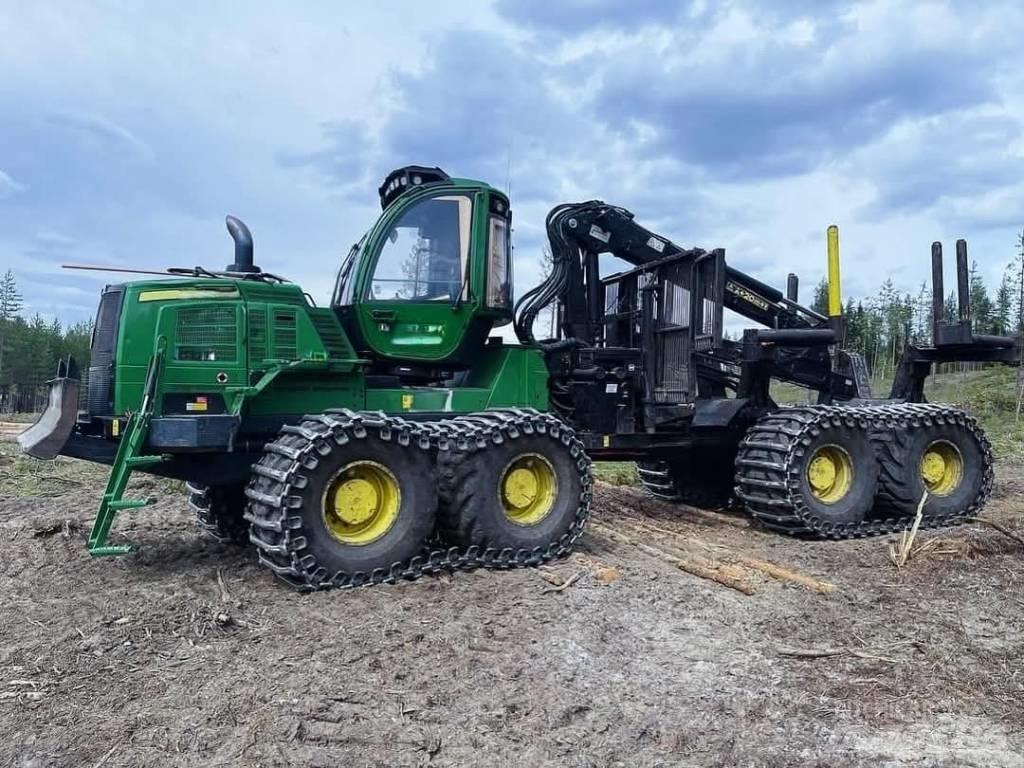 John Deere 1910 Forwarder