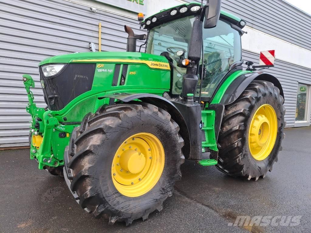 John Deere 6R 250 Trattori