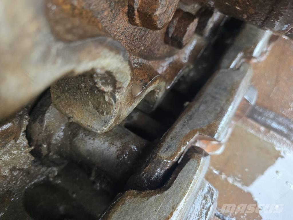 Hitachi ZX 210 Escavatori cingolati