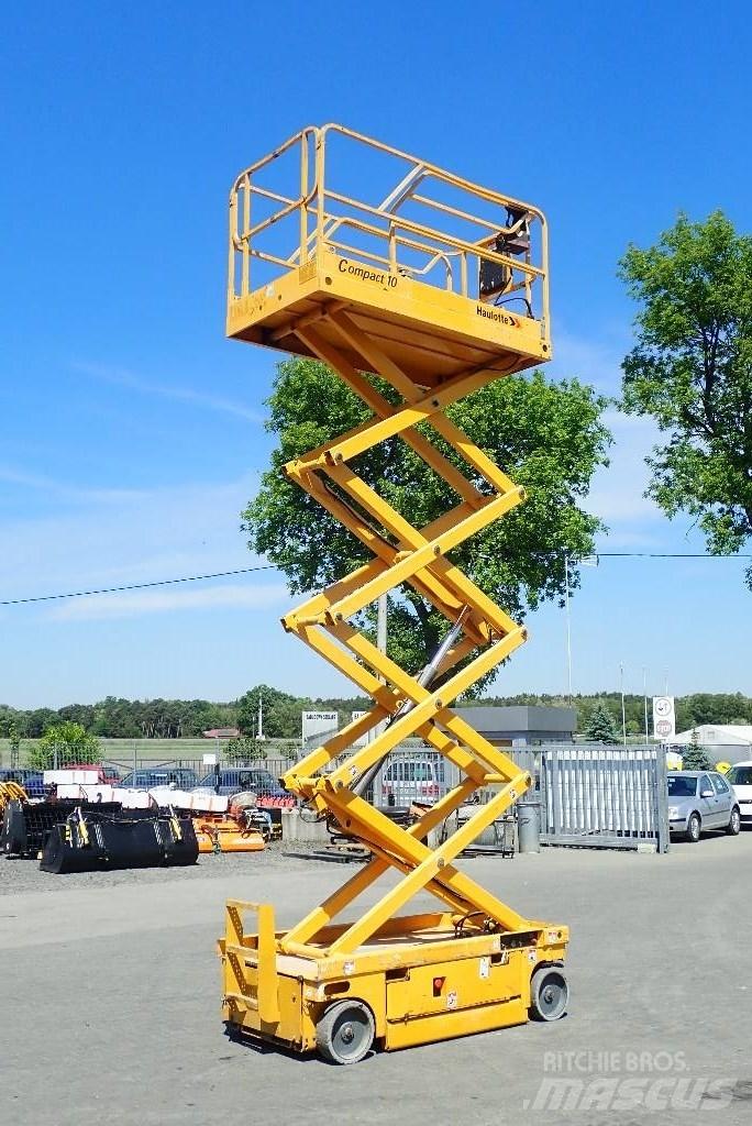 Haulotte Compact 10 Piattaforme a pantografo