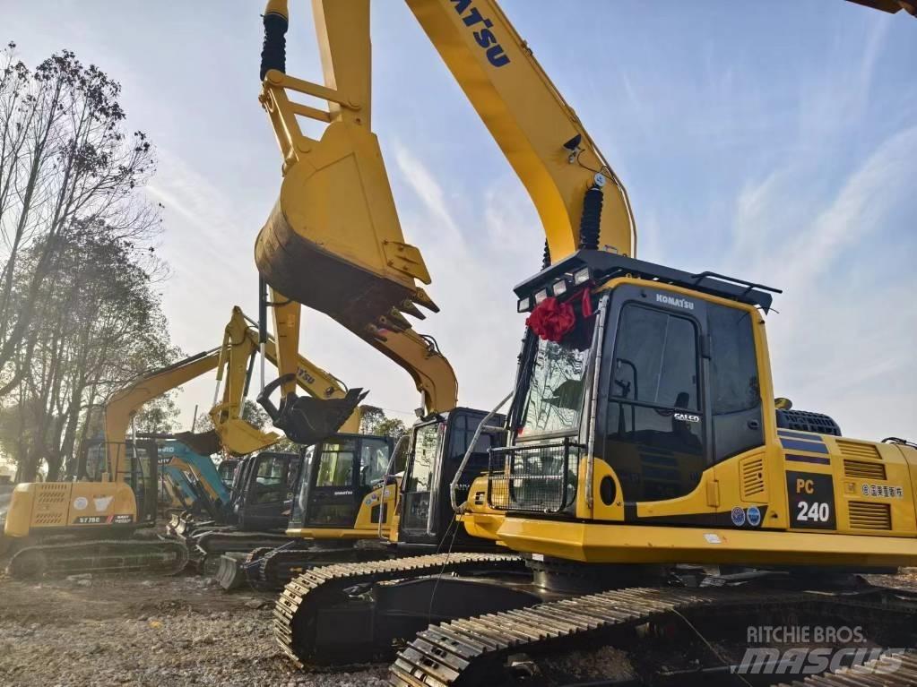 Komatsu PC240-8 Escavatori medi 7t - 12t