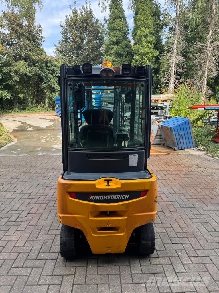 Jungheinrich EFG320 Carrelli elevatori elettrici