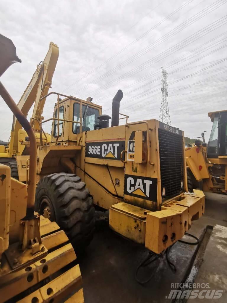 CAT 966E Pale gommate