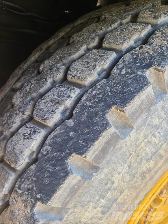 Kato KR 350 HV Gru per terreni difficili