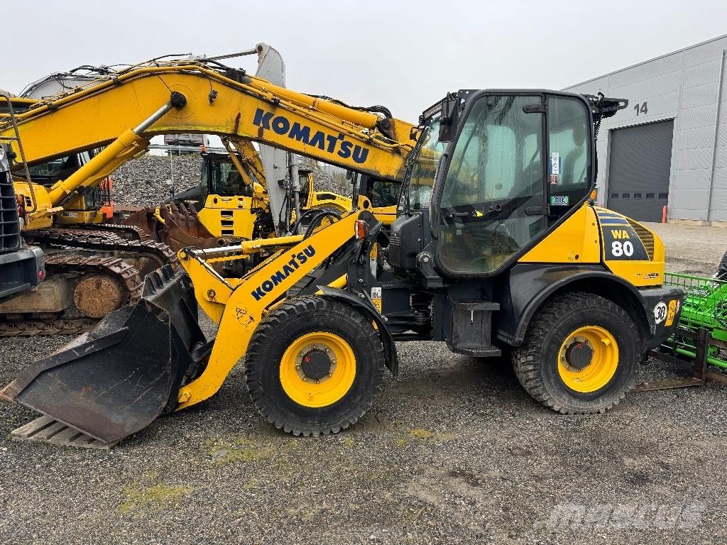 Komatsu WA 80-6 Pale gommate