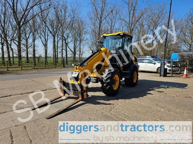JCB TM 220 Pale gommate