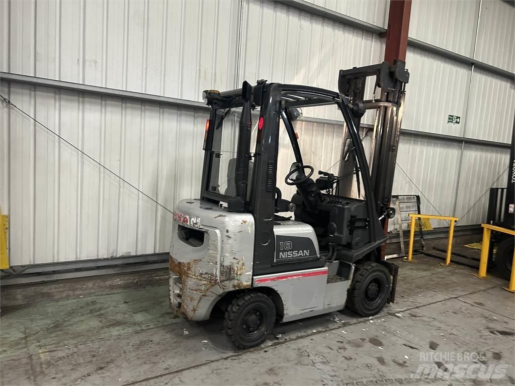 Nissan Y1D1A18Q Carrelli elevatori diesel