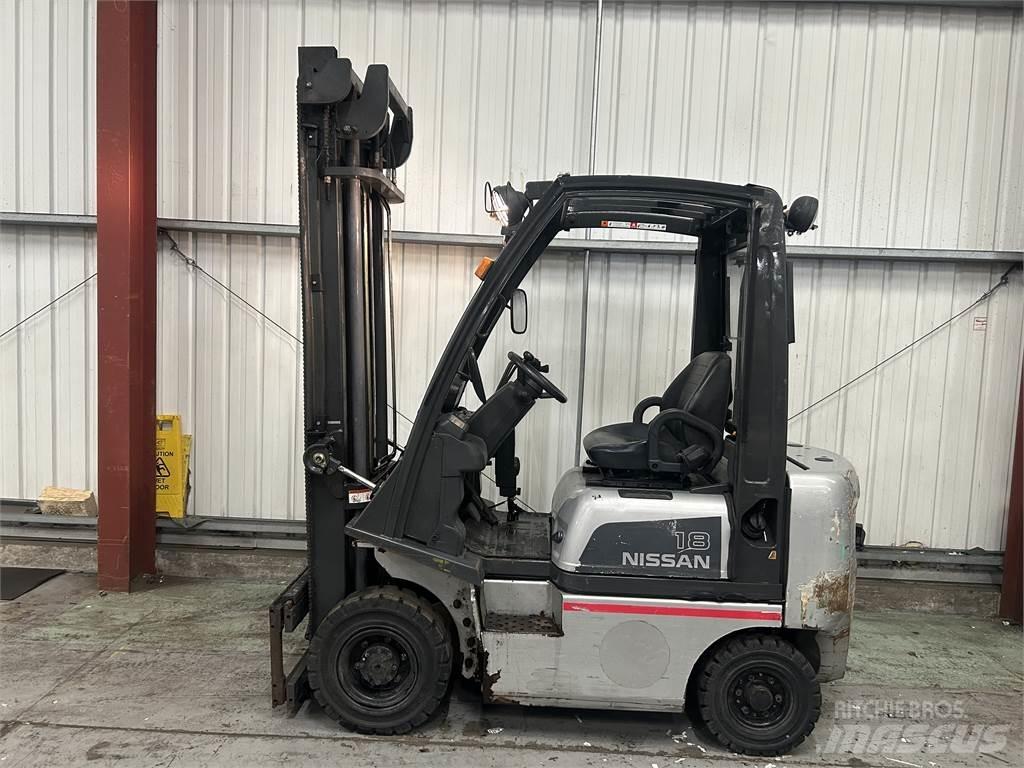 Nissan Y1D1A18Q Carrelli elevatori diesel