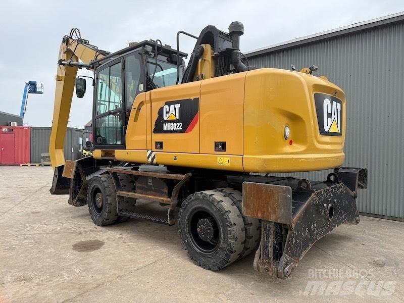 CAT MH 3022 Movimentazione rifiuti