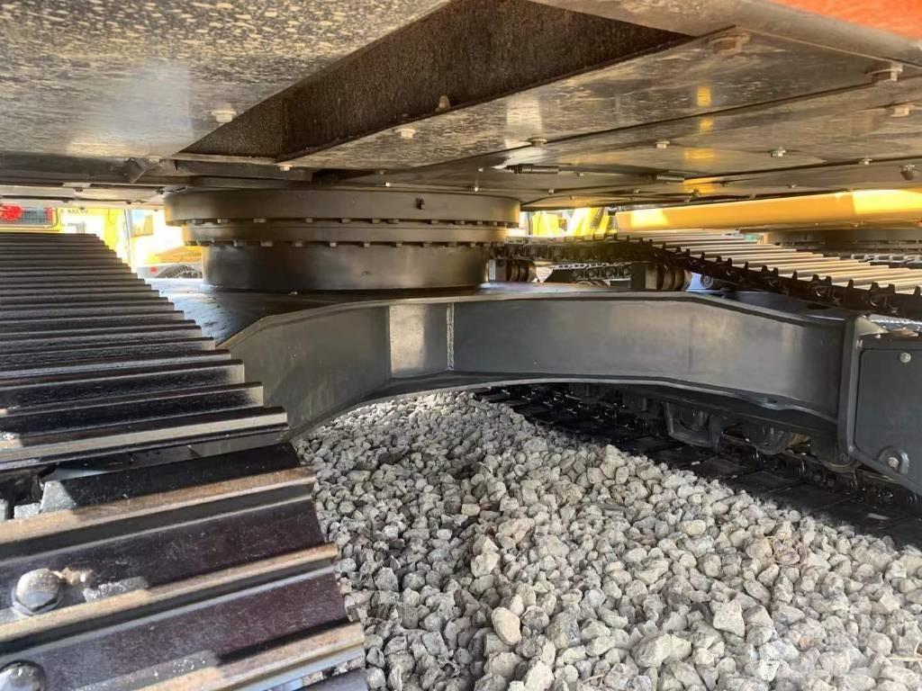 Doosan DX 225 Escavatori cingolati