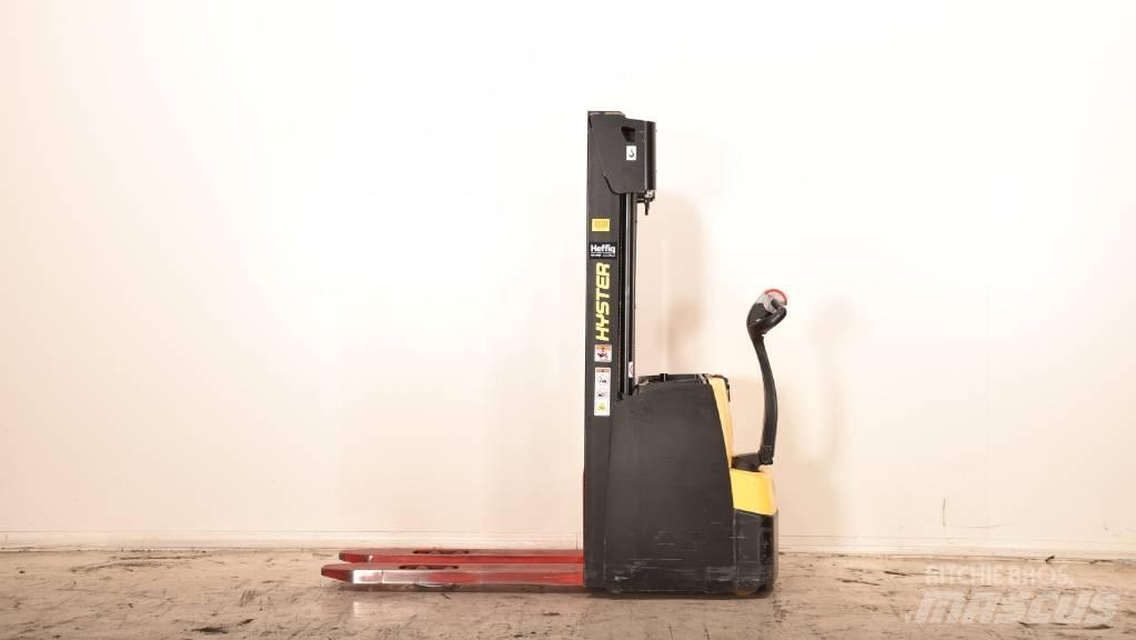 Hyster S 1.6 Transpallet uomo a terra