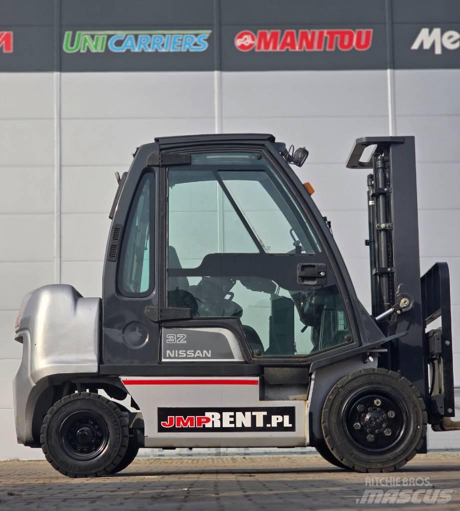 Nissan FGD02 A 32 Q Carrelli elevatori GPL