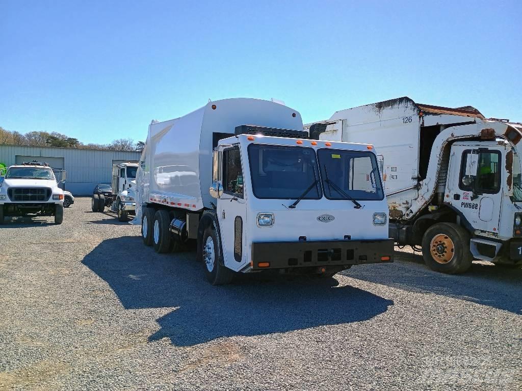  2011 Crane Carrier Camion dei rifiuti