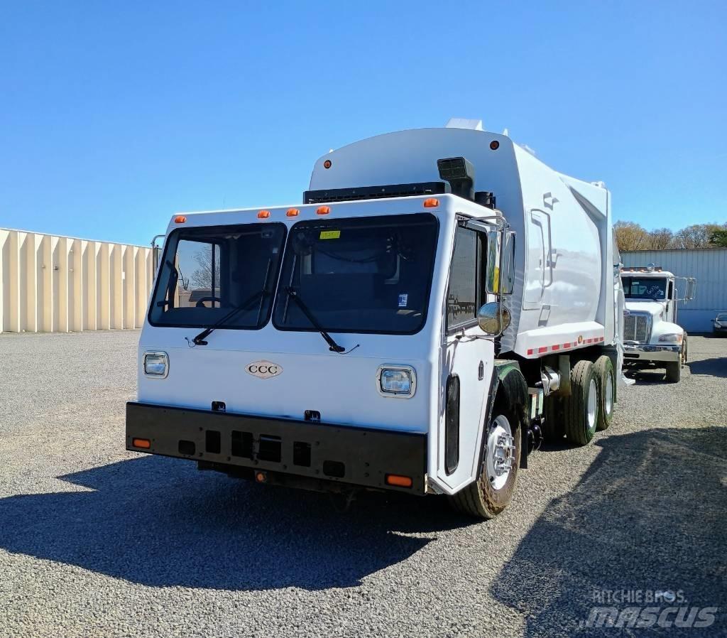  2011 Crane Carrier Camion dei rifiuti