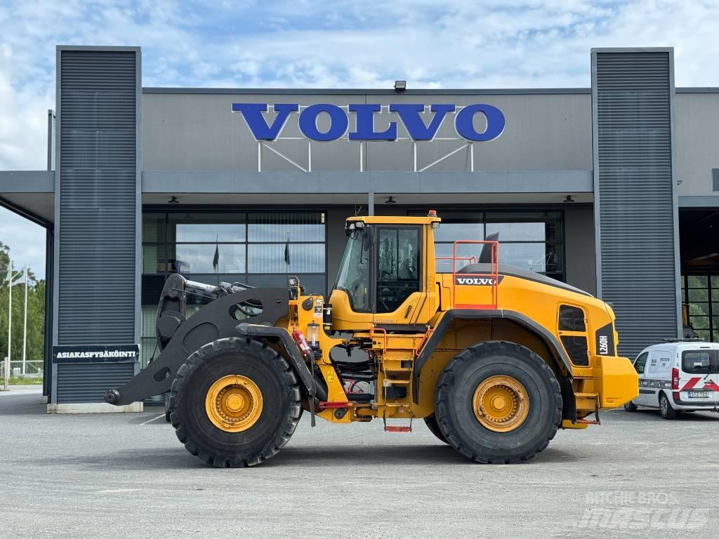 Volvo L 260 H Pale gommate