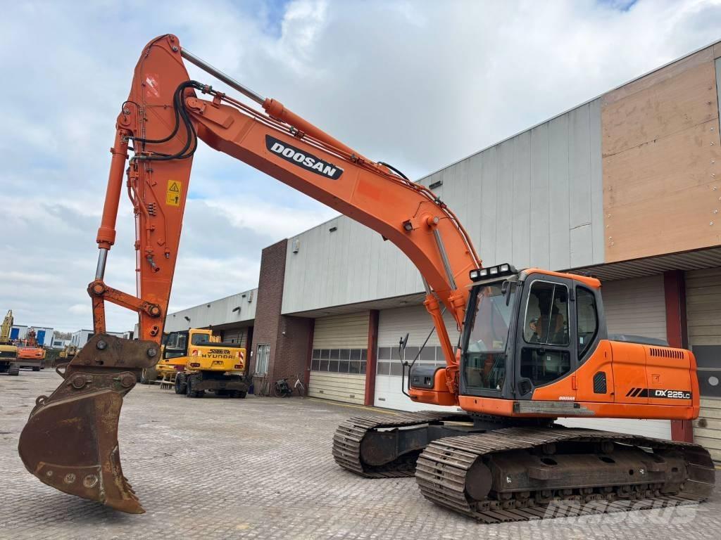 Doosan DX 225 LC Escavatori cingolati