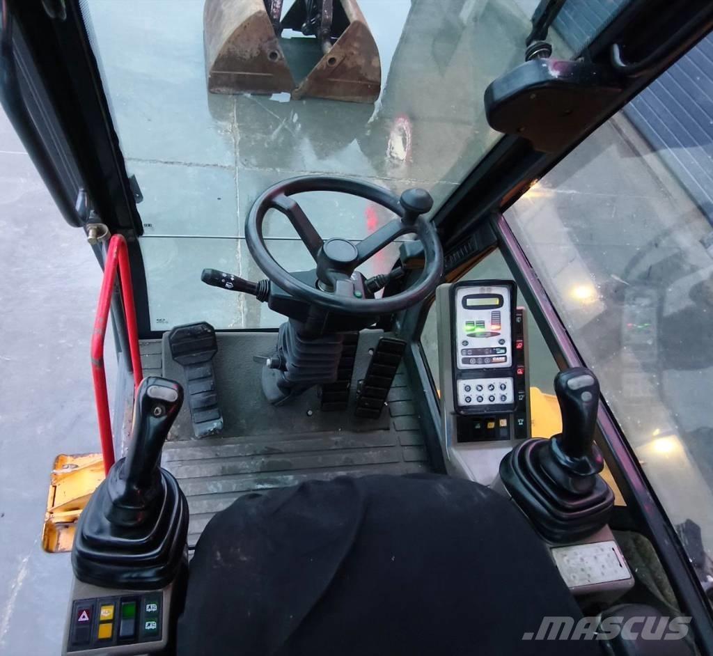 CASE WX 170 Movimentazione rifiuti