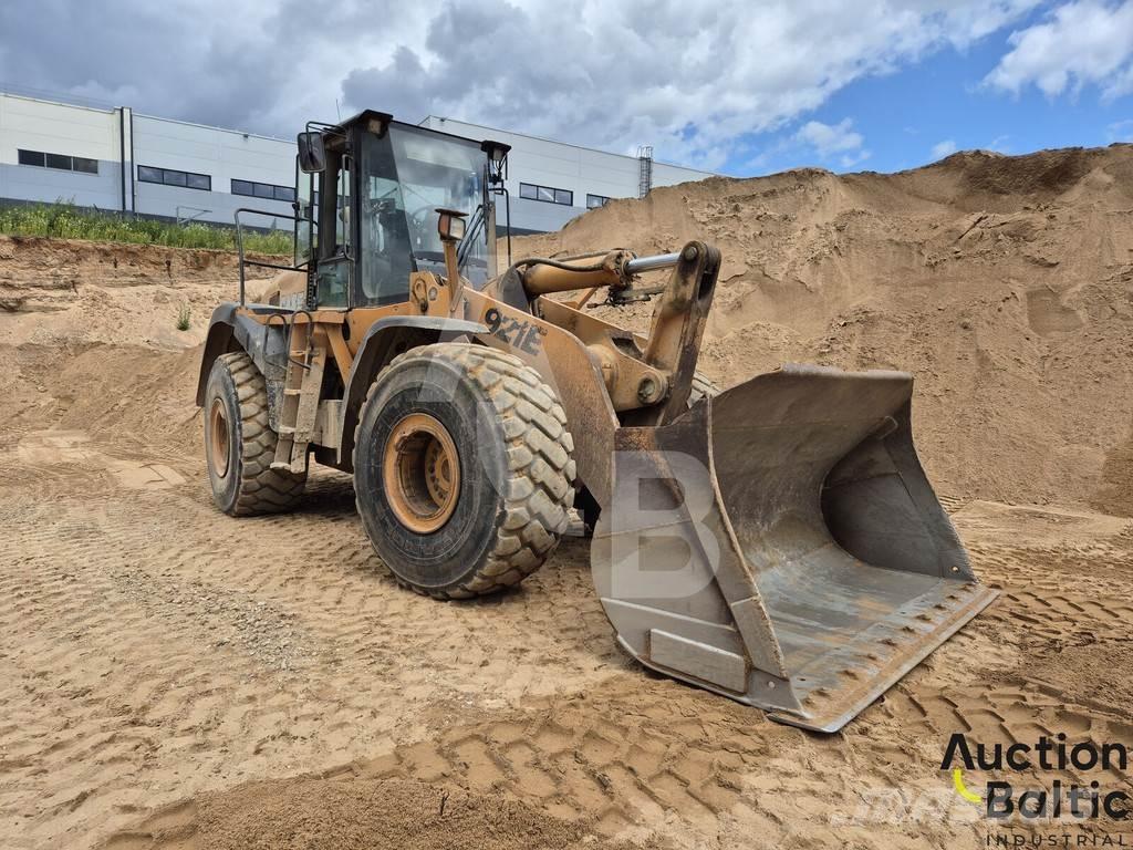 CASE 921 E Pale gommate