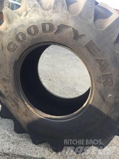 Goodyear 650/75R32 Pneumatici, ruote e cerchioni