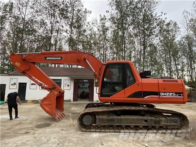 Doosan DH225LC-7 Escavatori cingolati