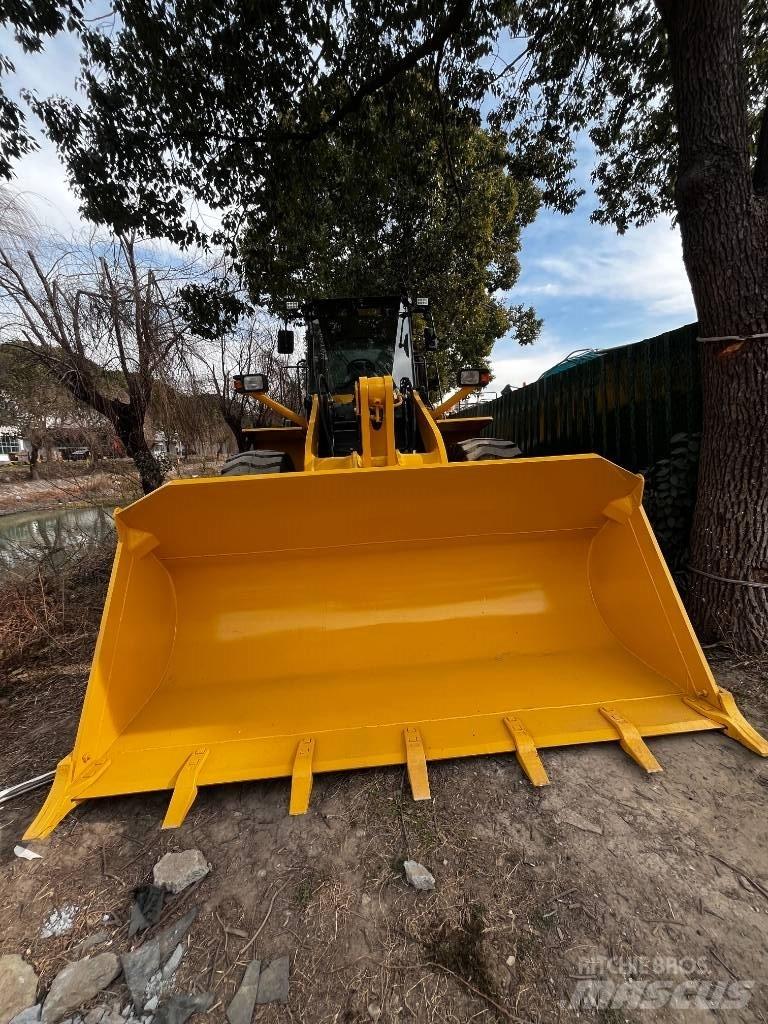 Komatsu WA 380-3 Pale gommate