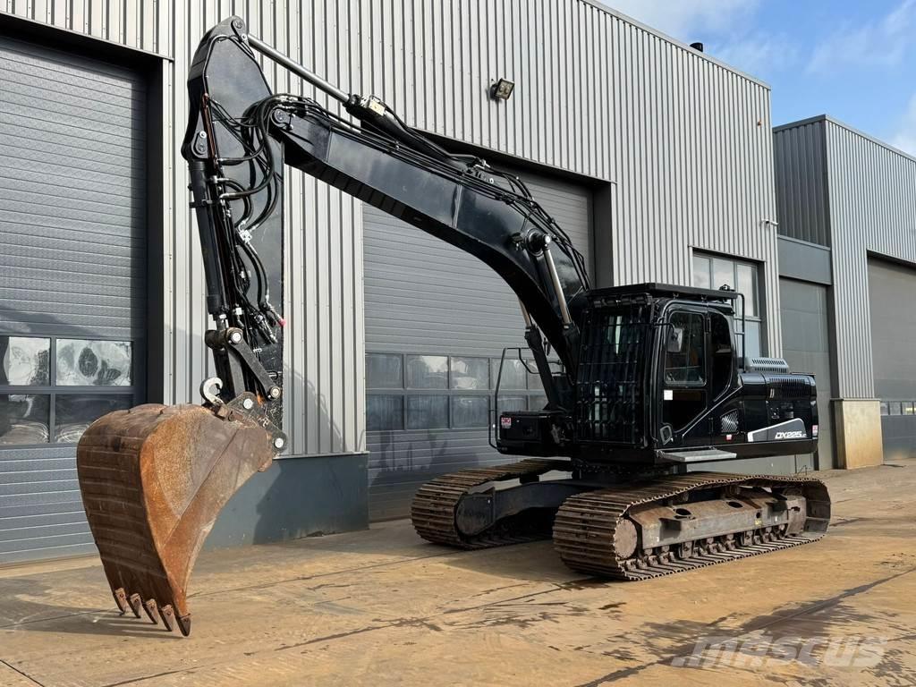 Doosan DX225LC-5 Escavatori cingolati
