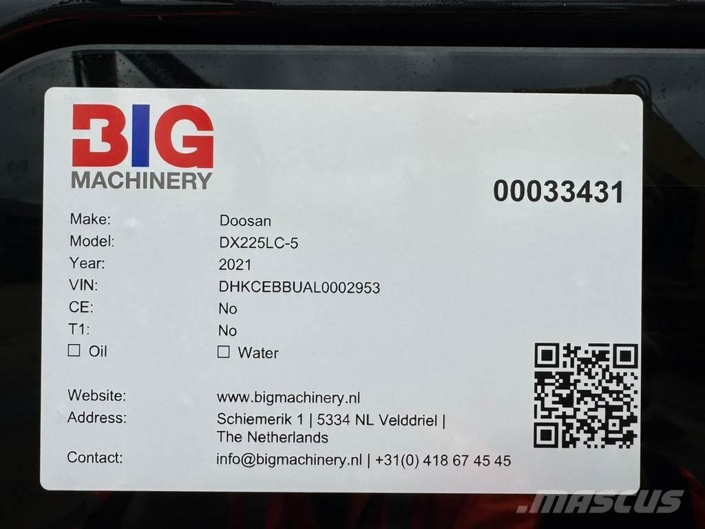 Doosan DX225LC-5 Escavatori cingolati